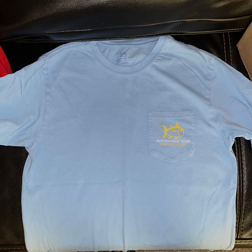 Southern Tide T-shirt